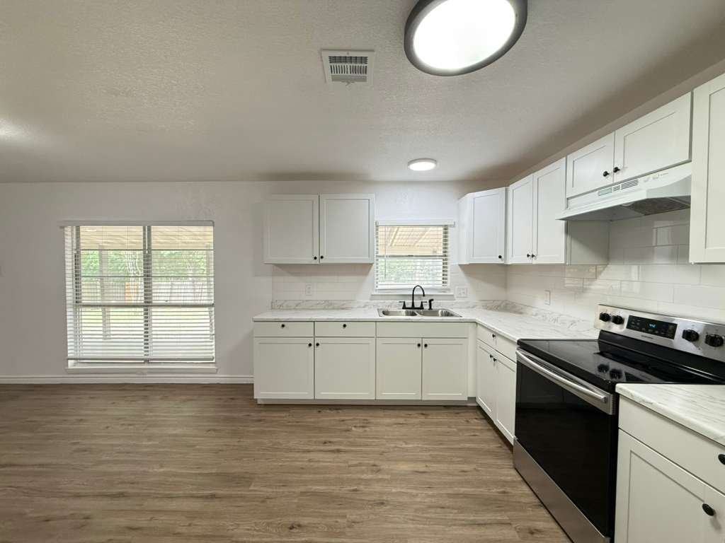 5214 Charolais Dr - Photo 5 of 20