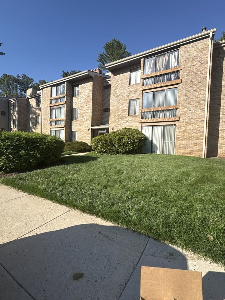 10549 Twin Rivers Rd #F2 - Photo 6 of 20