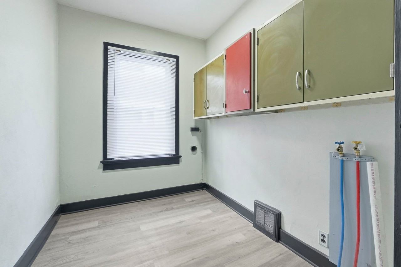 2406 Miner St - Photo 7 of 16