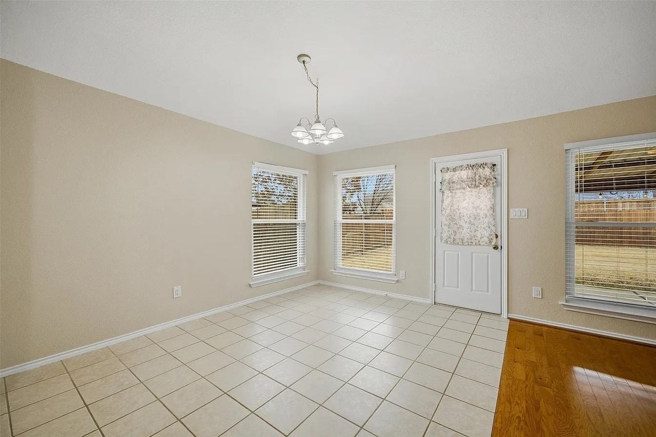 1337 Red River Dr - Photo 2 of 8