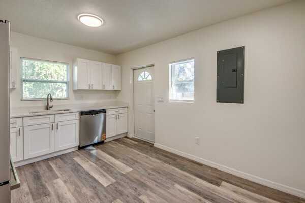 22196 Lockport Ave - Photo 5 of 12