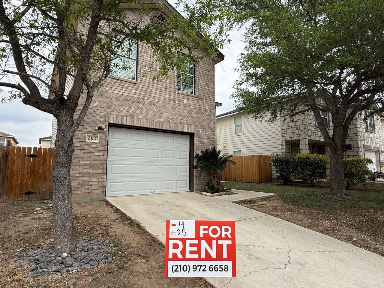 2307 Mission Vw - Photo 2 of 18