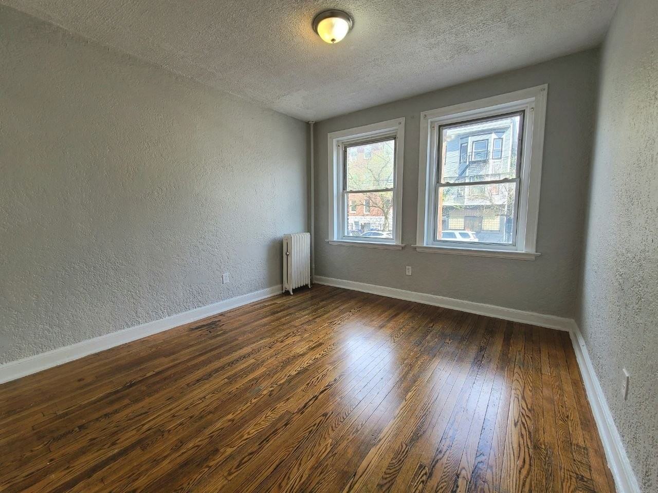 684 Summer Ave #101 - Photo 2 of 5