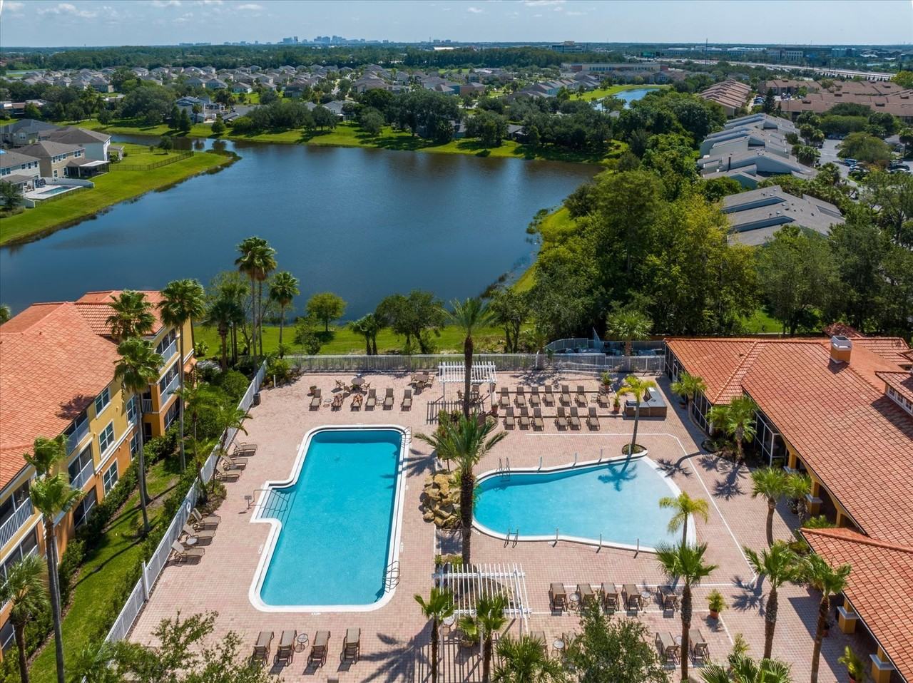 5483 Vineland Rd #10210 - Photo 2 of 20