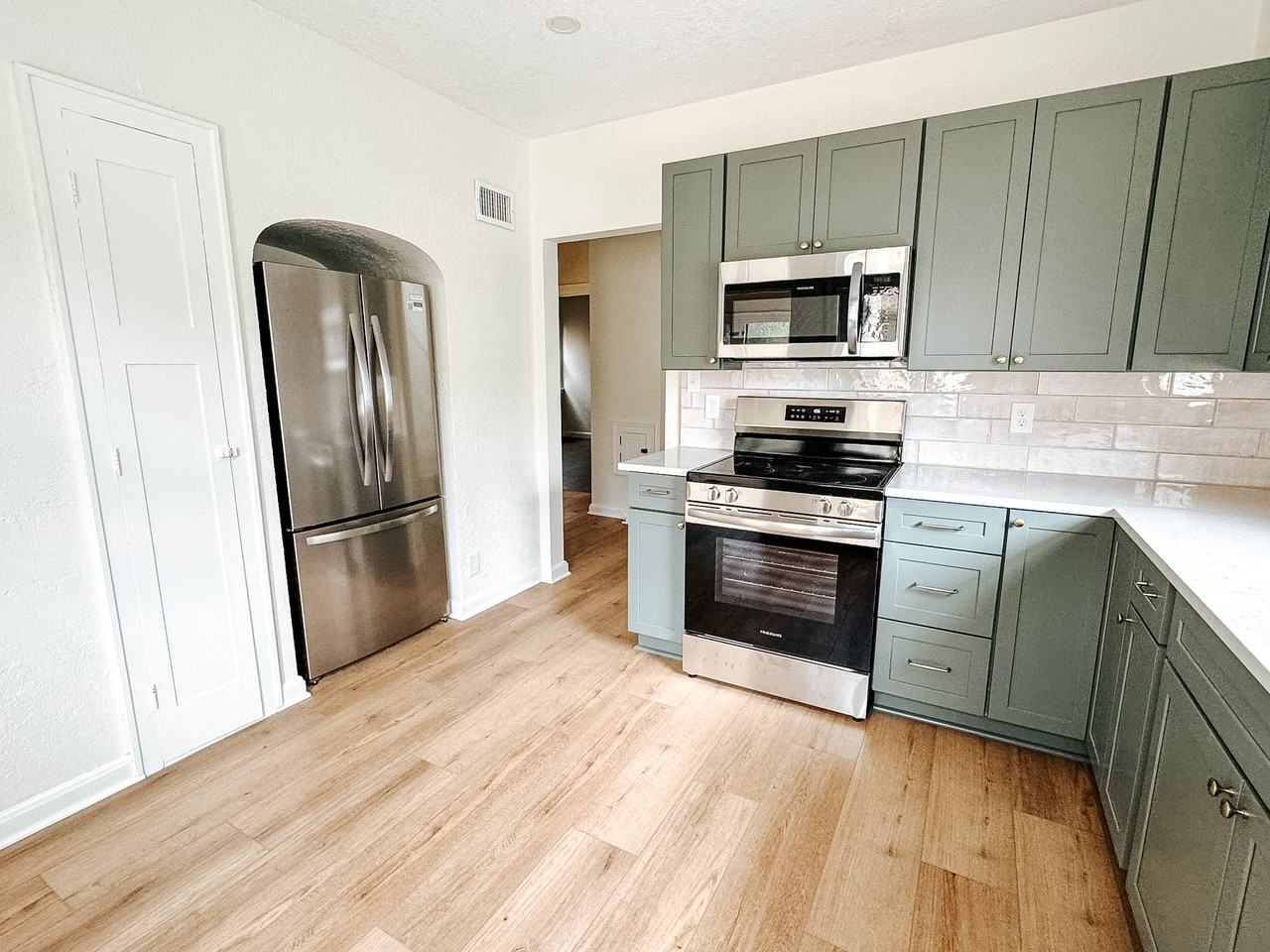 2331 N 54th St #2331 - Photo 2 of 10