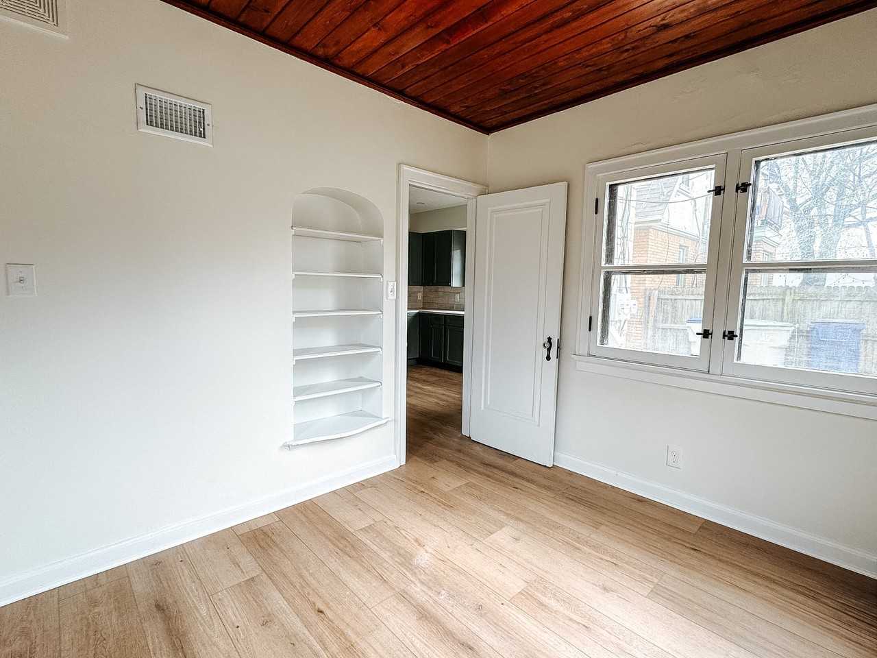 2331 N 54th St #2331 - Photo 3 of 10