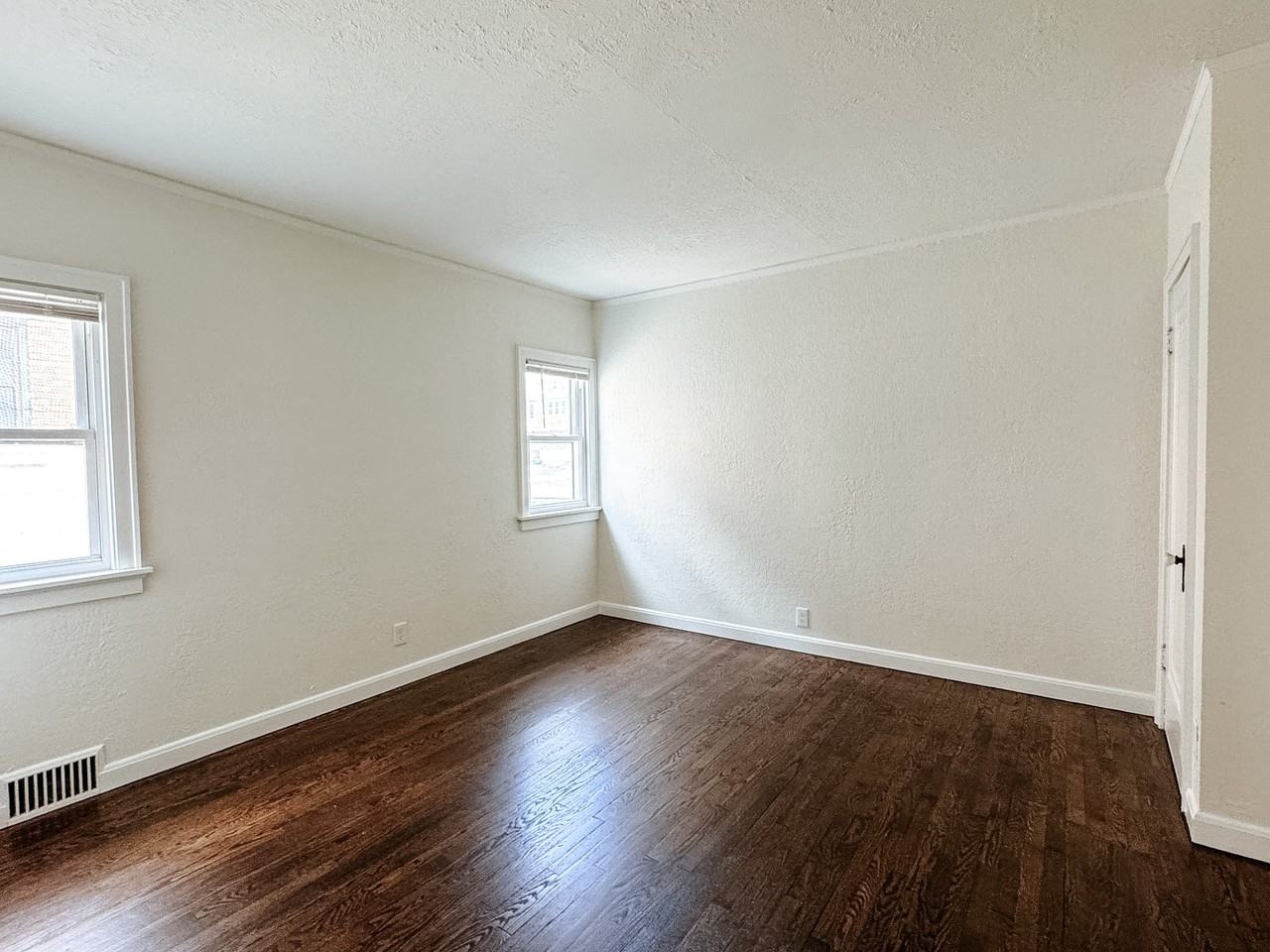 2331 N 54th St #2331 - Photo 5 of 10