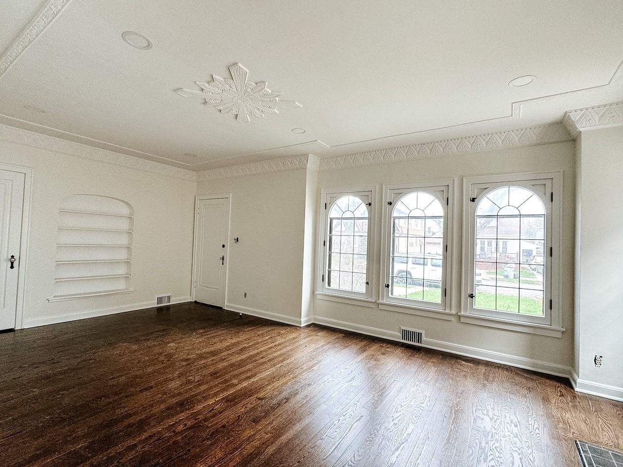 2331 N 54th St #2331 - Photo 7 of 10