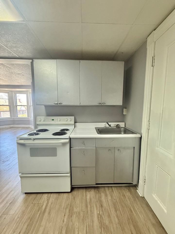 7 Balsam Ave #3F - Photo 5 of 8