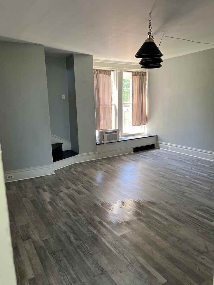 214 Brown Ave - Photo 3 of 9