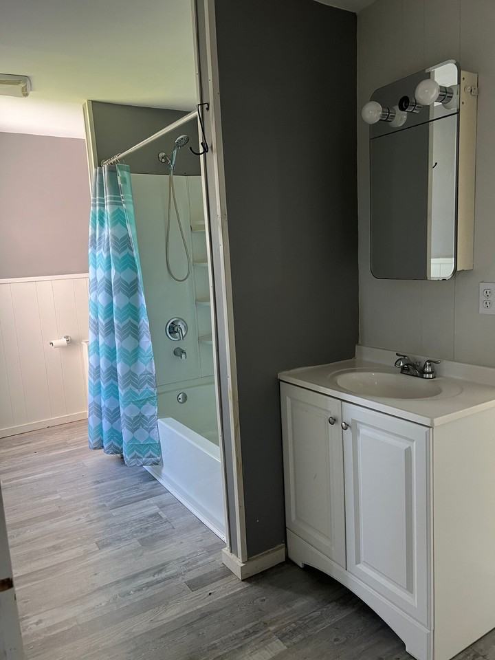 214 Brown Ave - Photo 7 of 9