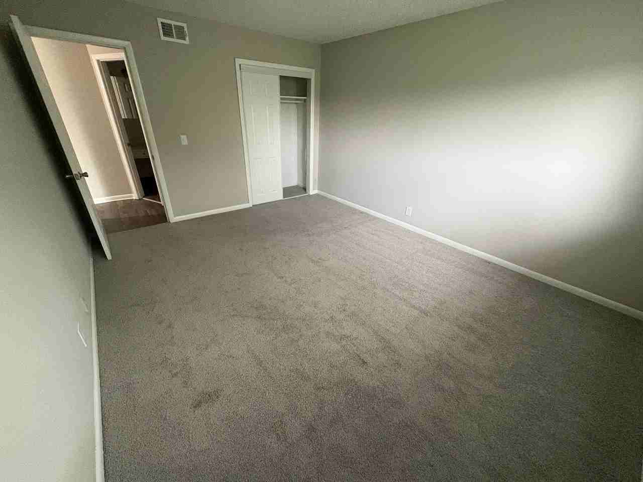 1005 Hickory Hill Ln #D202 - Photo 6 of 20