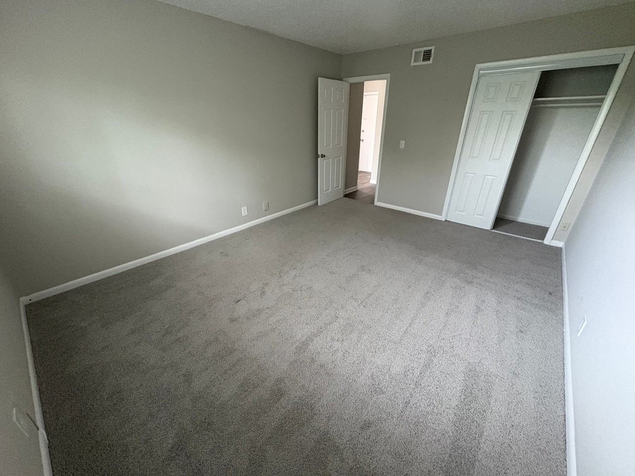 1005 Hickory Hill Ln #D202 - Photo 7 of 20