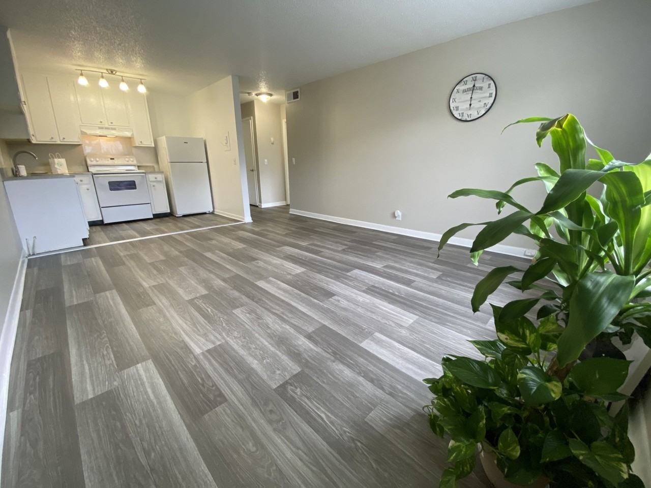 1005 Hickory Hill Ln #B102 - Photo 5 of 20