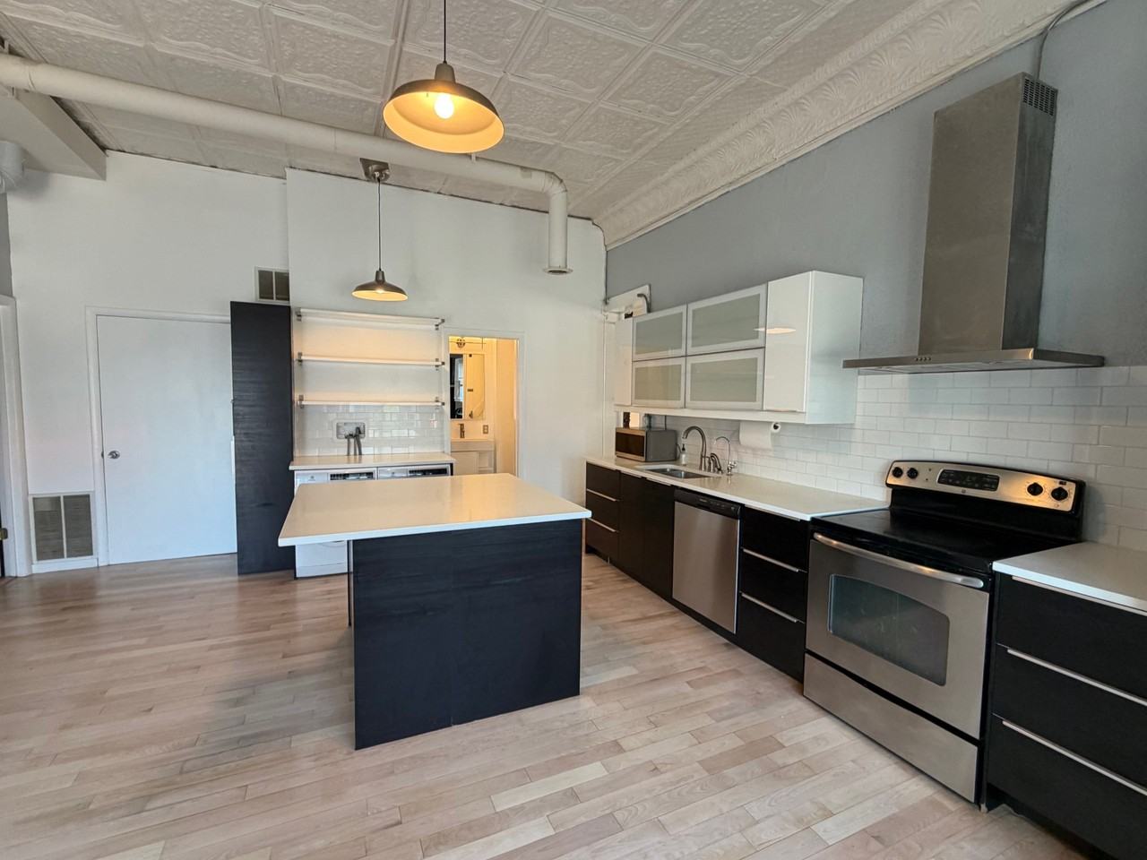 701 Pierce St #MAIN - Photo 3 of 20