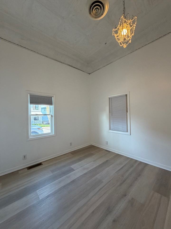 701 Pierce St #MAIN - Photo 4 of 20