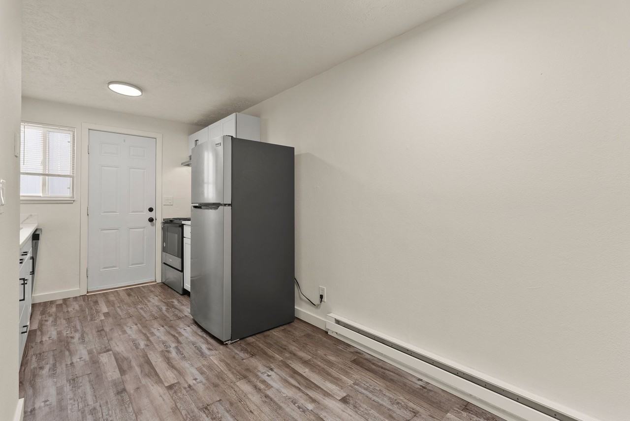 BM - 2914 North Hogan Street - Photo 4 of 12