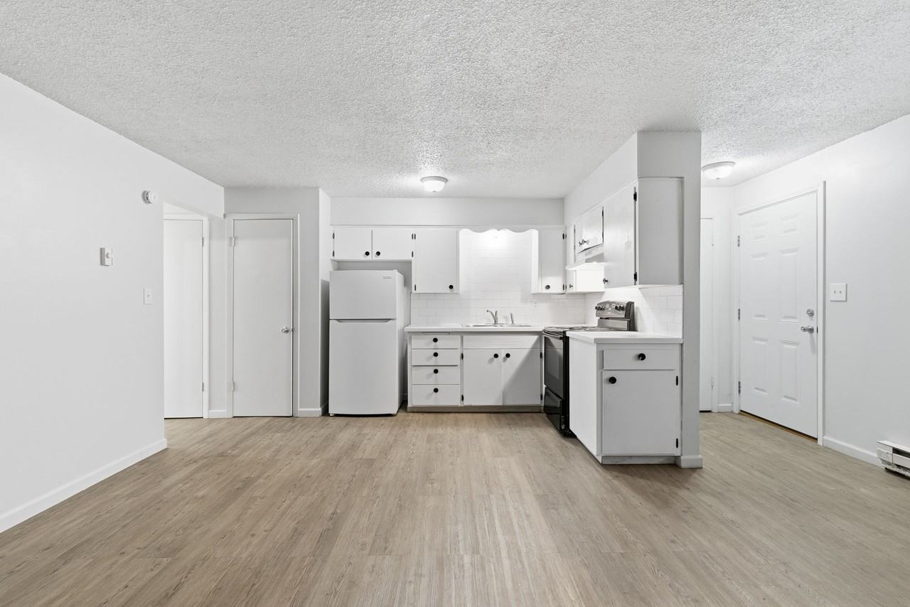 PD - 217 East Sinto Avenue - Photo 2 of 16