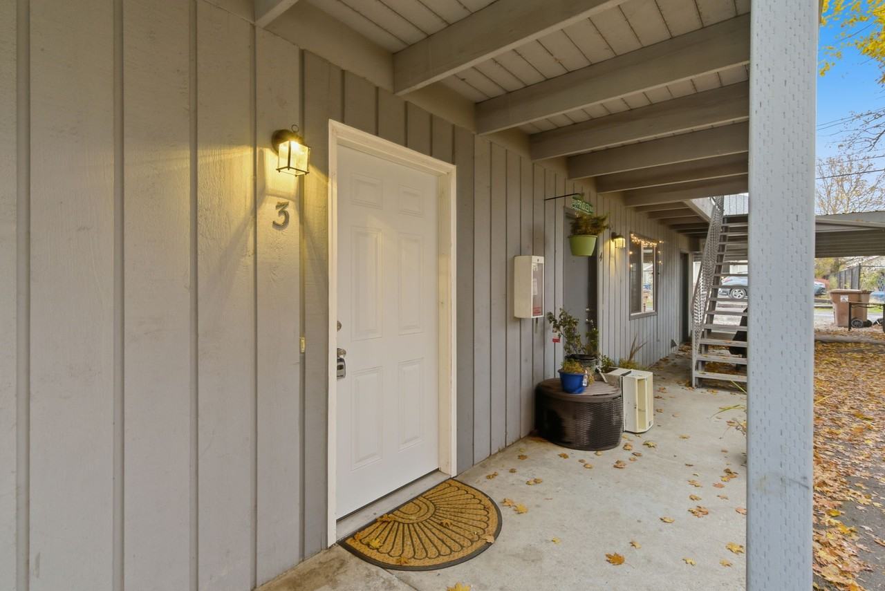 PD - 217 East Sinto Avenue - Photo 5 of 16