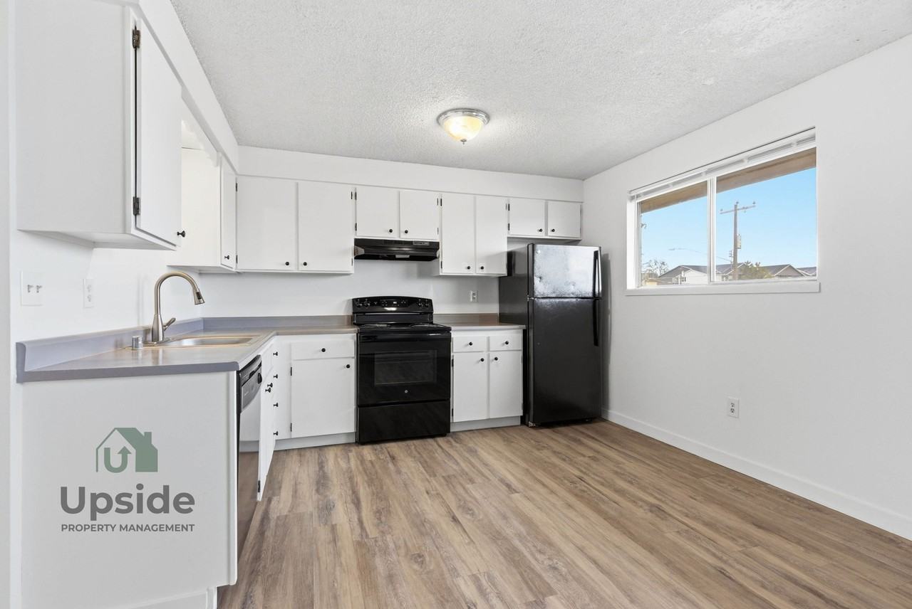 2923 North Hogan Street - Photo 6 of 17