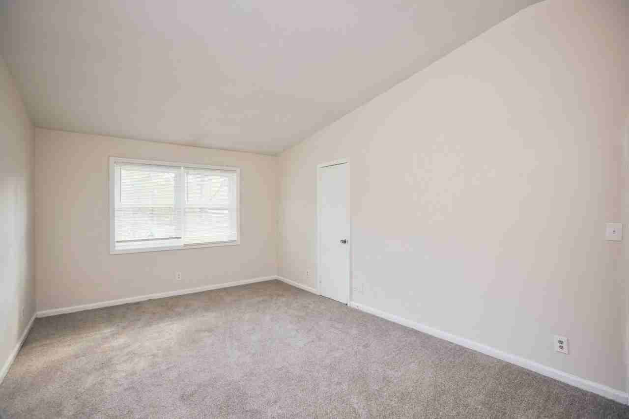 2157 Lenox Rd NE Unit C8 - Photo 6 of 12