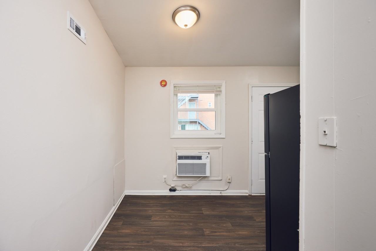 2157 Lenox Rd NE Unit C7 - Photo 5 of 12