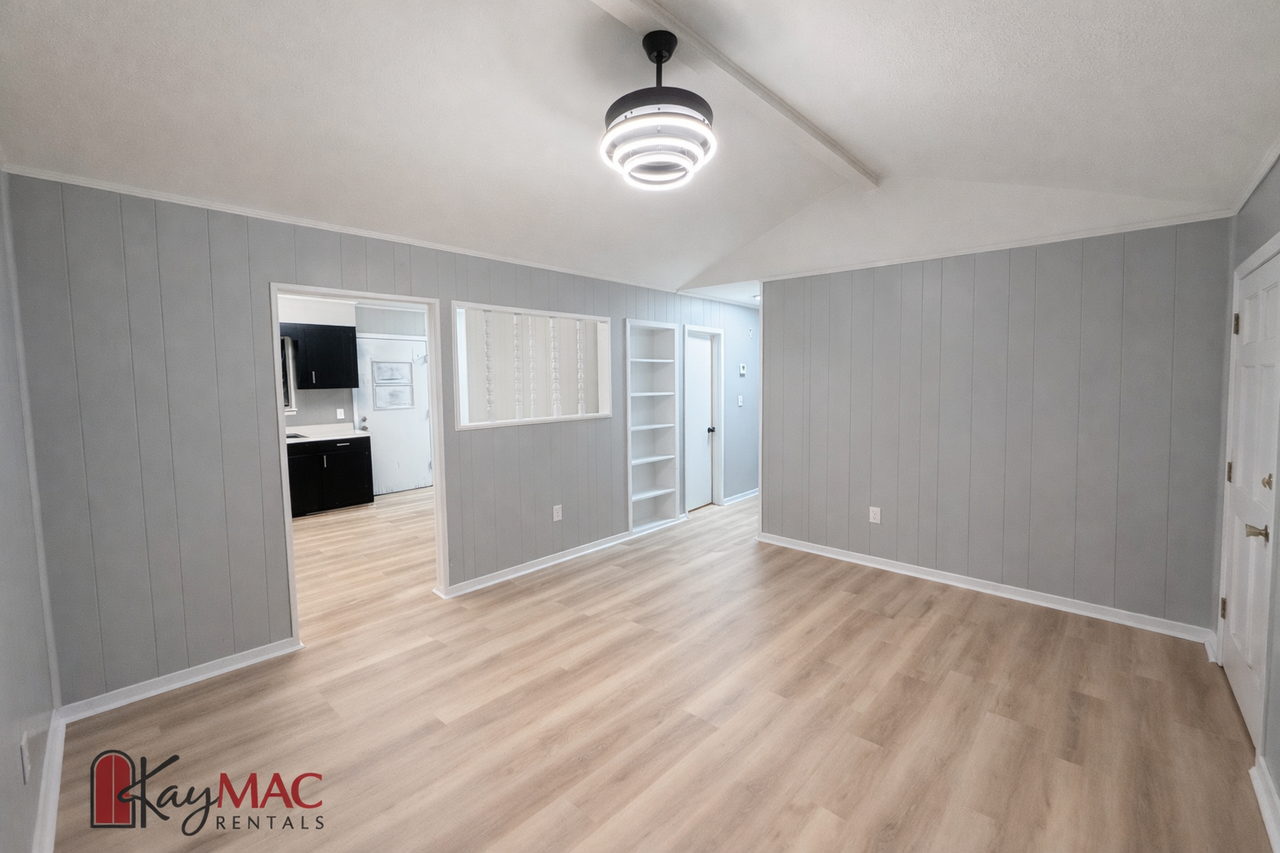 501 11th Ave #NA - Photo 2 of 12