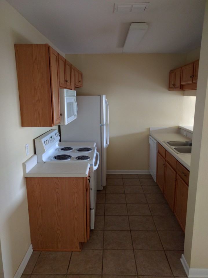 2738 W Tharpe St #NA - Photo 3 of 6