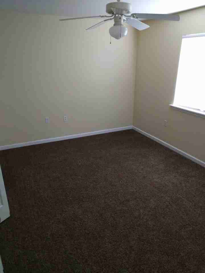 2738 W Tharpe St #NA - Photo 4 of 6