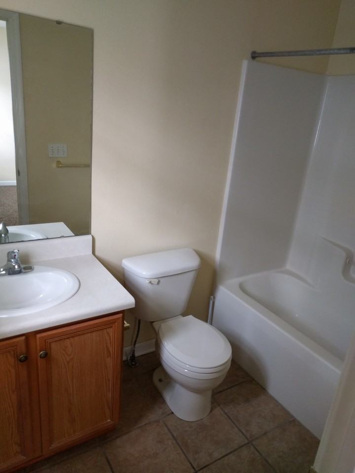 2738 W Tharpe St #NA - Photo 6 of 6