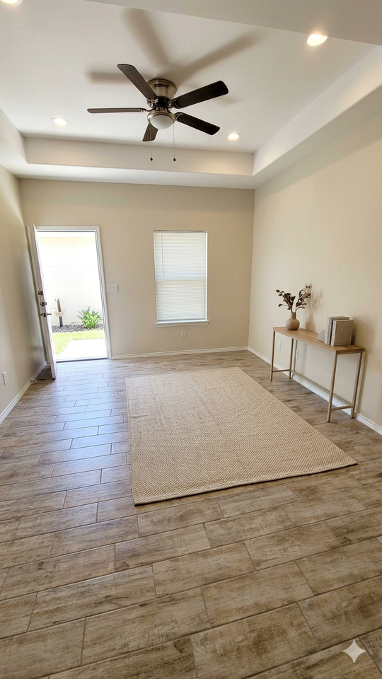 5001 N Hiawatha Dr #2 - Photo 2 of 10