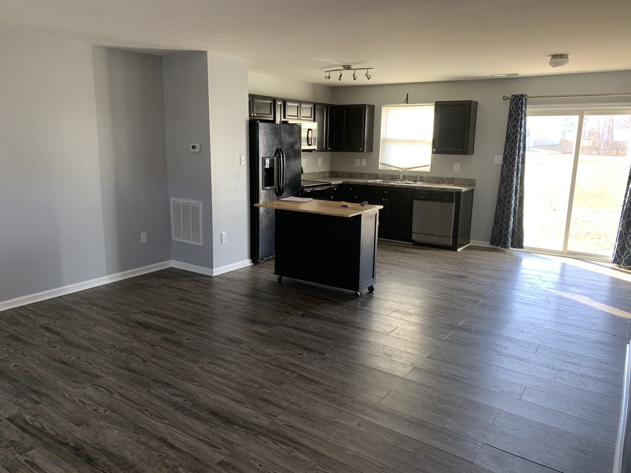 120 Singleton Way #NA - Photo 3 of 15