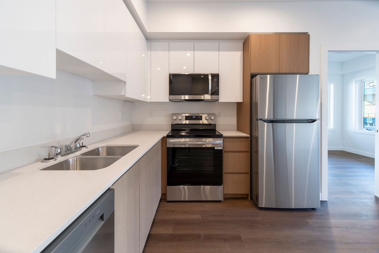 831 Orono Avenue - Photo 2