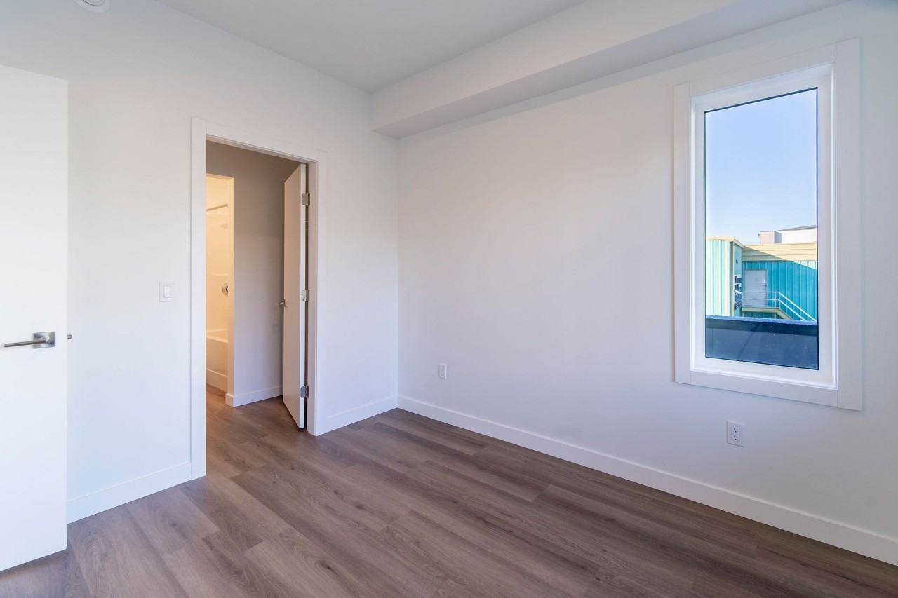831 Orono Avenue - Photo 6