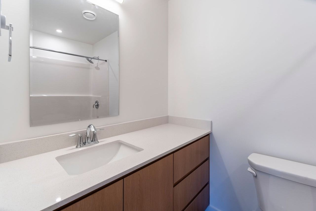 831 Orono Avenue - Photo 8