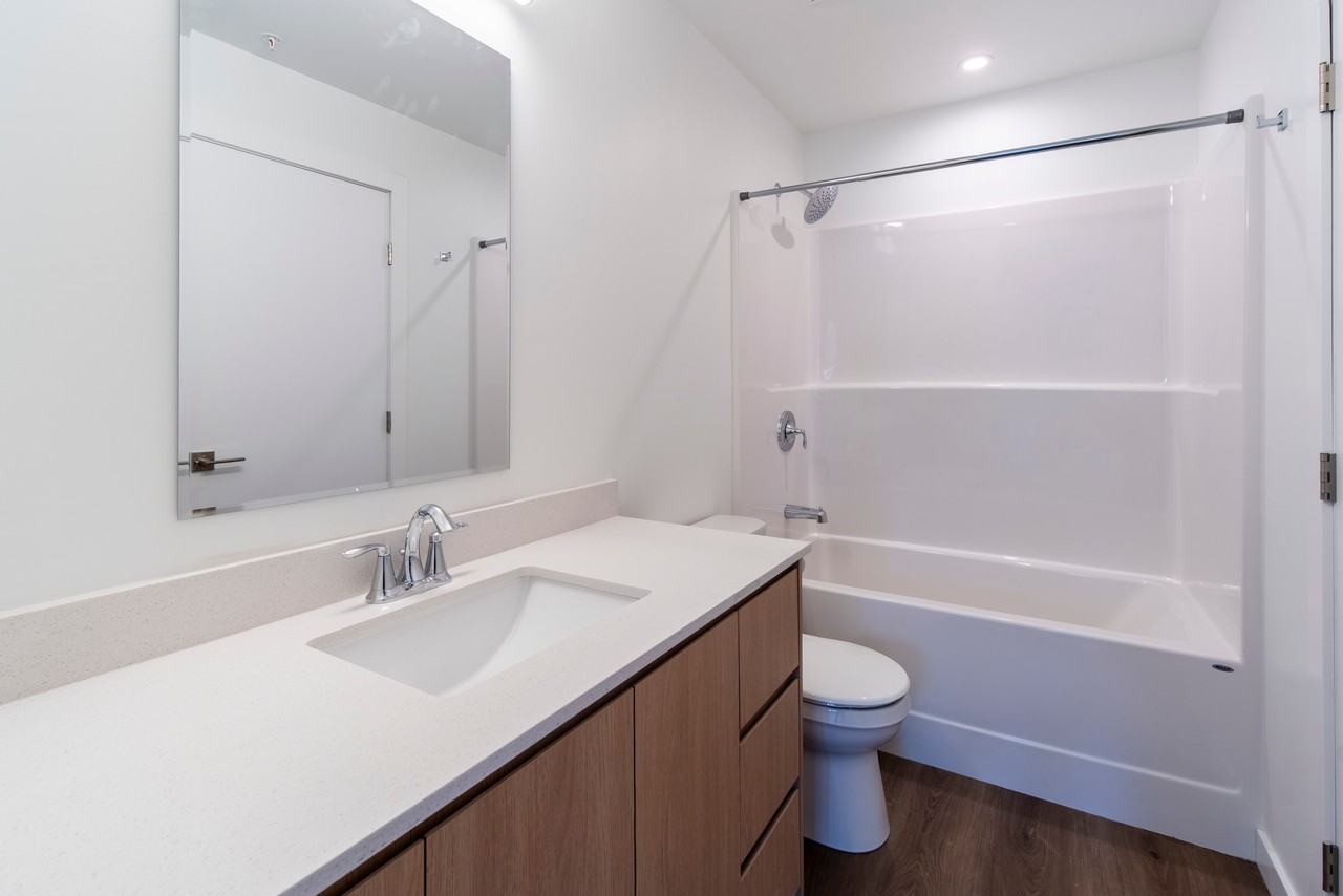 831 Orono Avenue - Photo 9