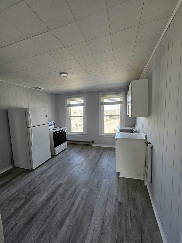 235 Ziegler Street, Unit 237 ZIEGLER - Photo 2 of 12