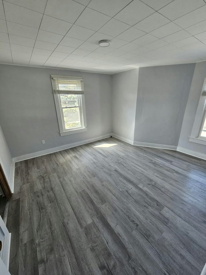 235 Ziegler Street, Unit 237 ZIEGLER - Photo 6 of 12