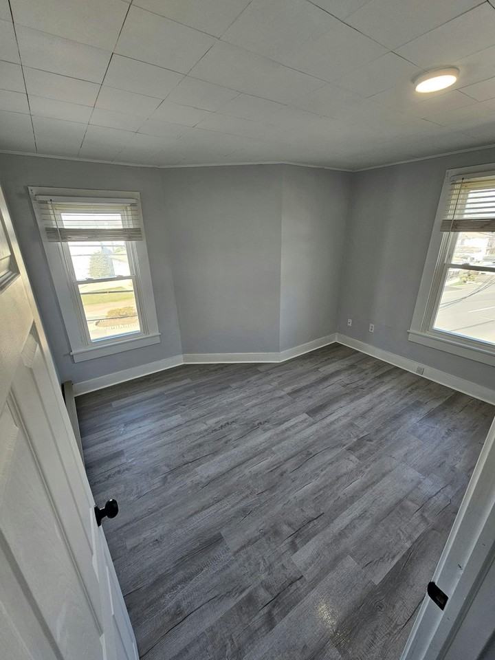 235 Ziegler Street, Unit 237 ZIEGLER - Photo 7 of 12