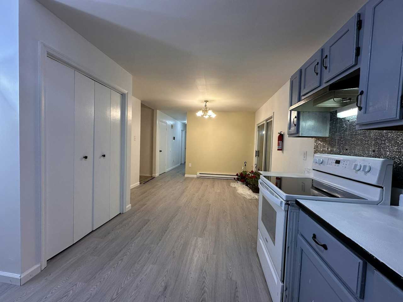 2412 Winding Way - Photo 4 of 16