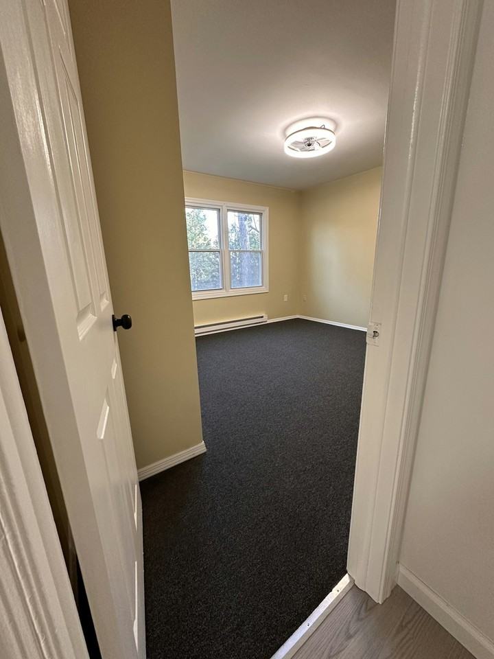 2412 Winding Way - Photo 7 of 15