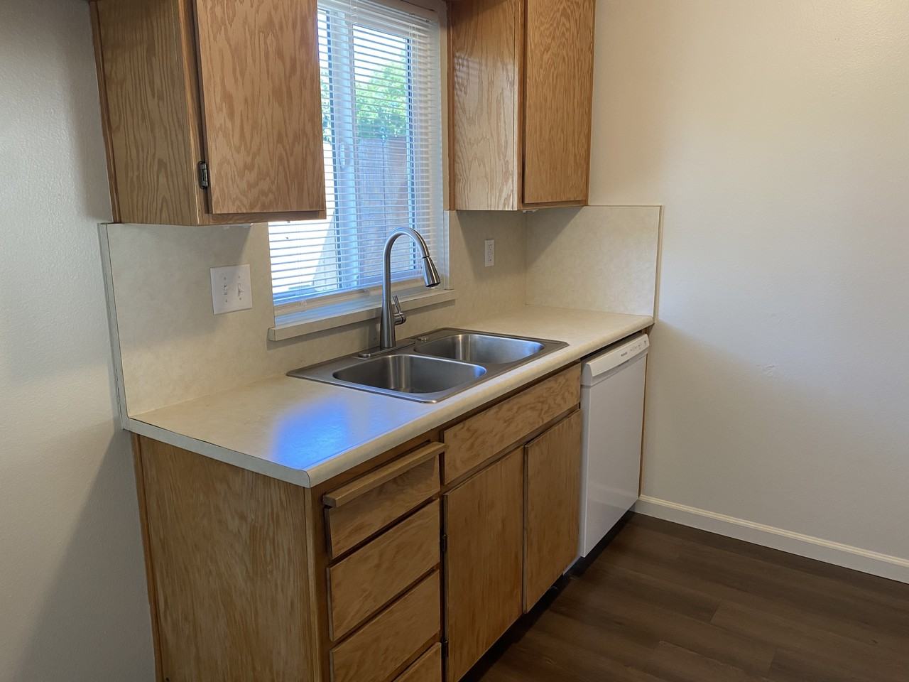 1713 E Rumble Rd #1 - Photo 6 of 10