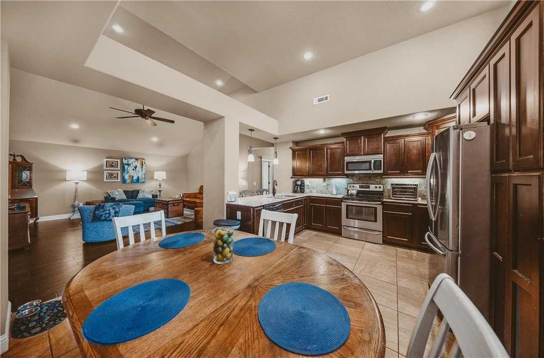 3301 Sw Stonepoint Ave - Photo 4 of 33