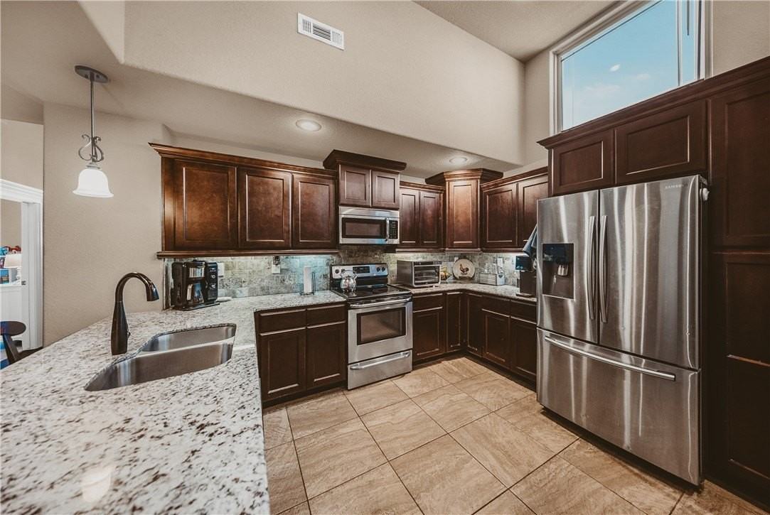 3301 Sw Stonepoint Ave - Photo 5 of 33