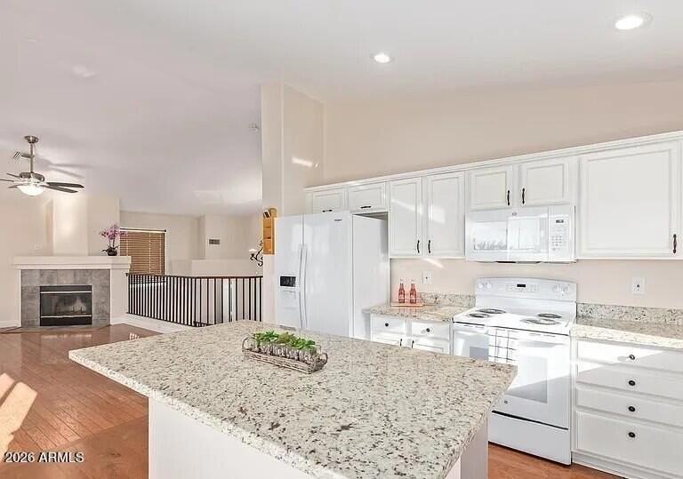 12442 N 42nd Ave - Photo 5 of 26