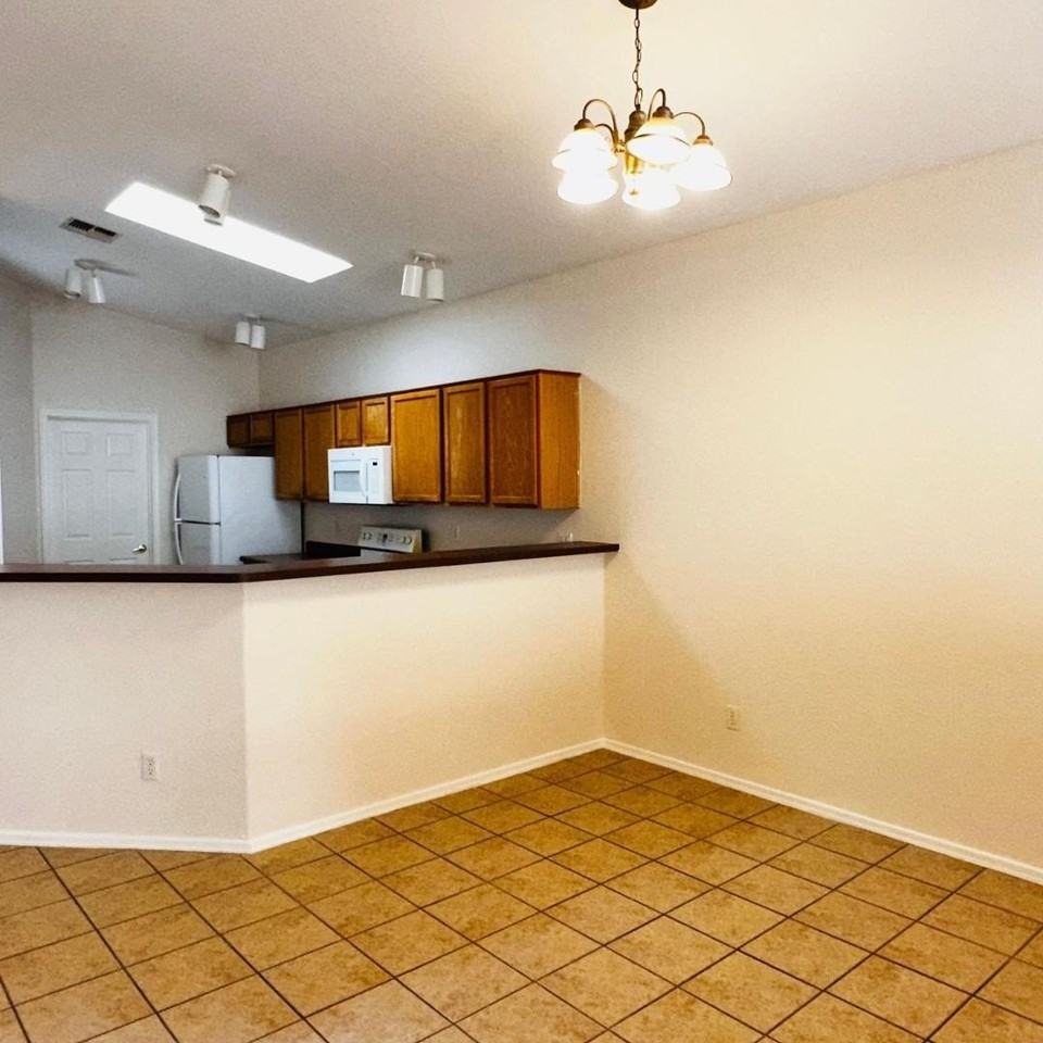 949 S Racine Ln - Photo 2 of 22