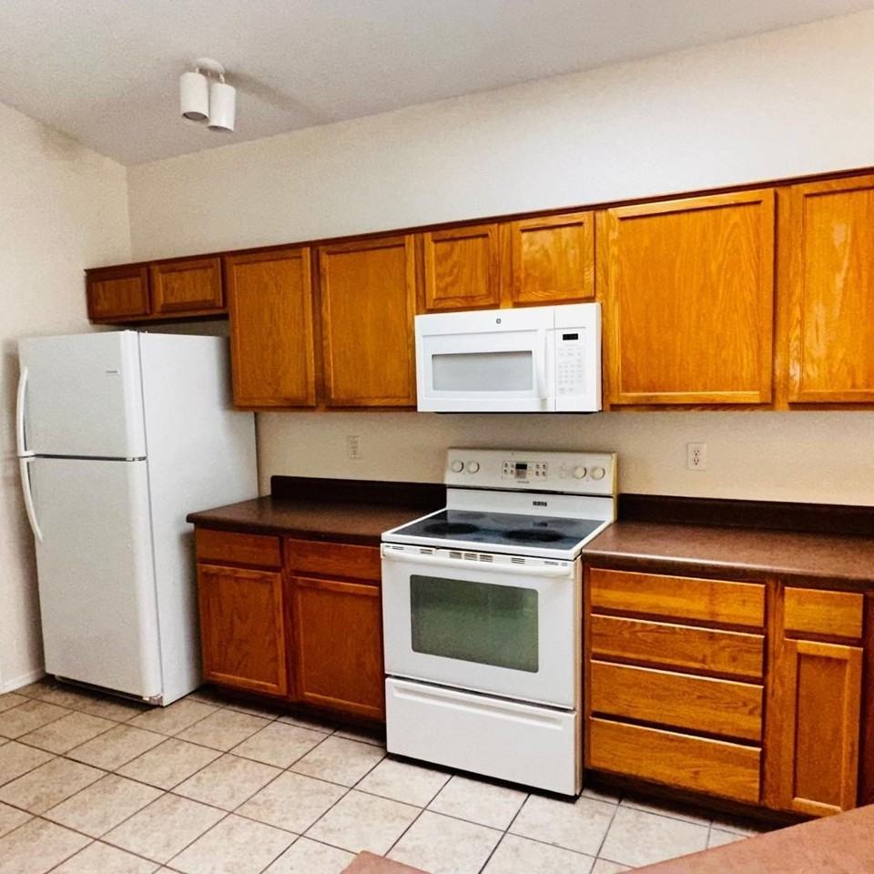 949 S Racine Ln - Photo 3 of 22