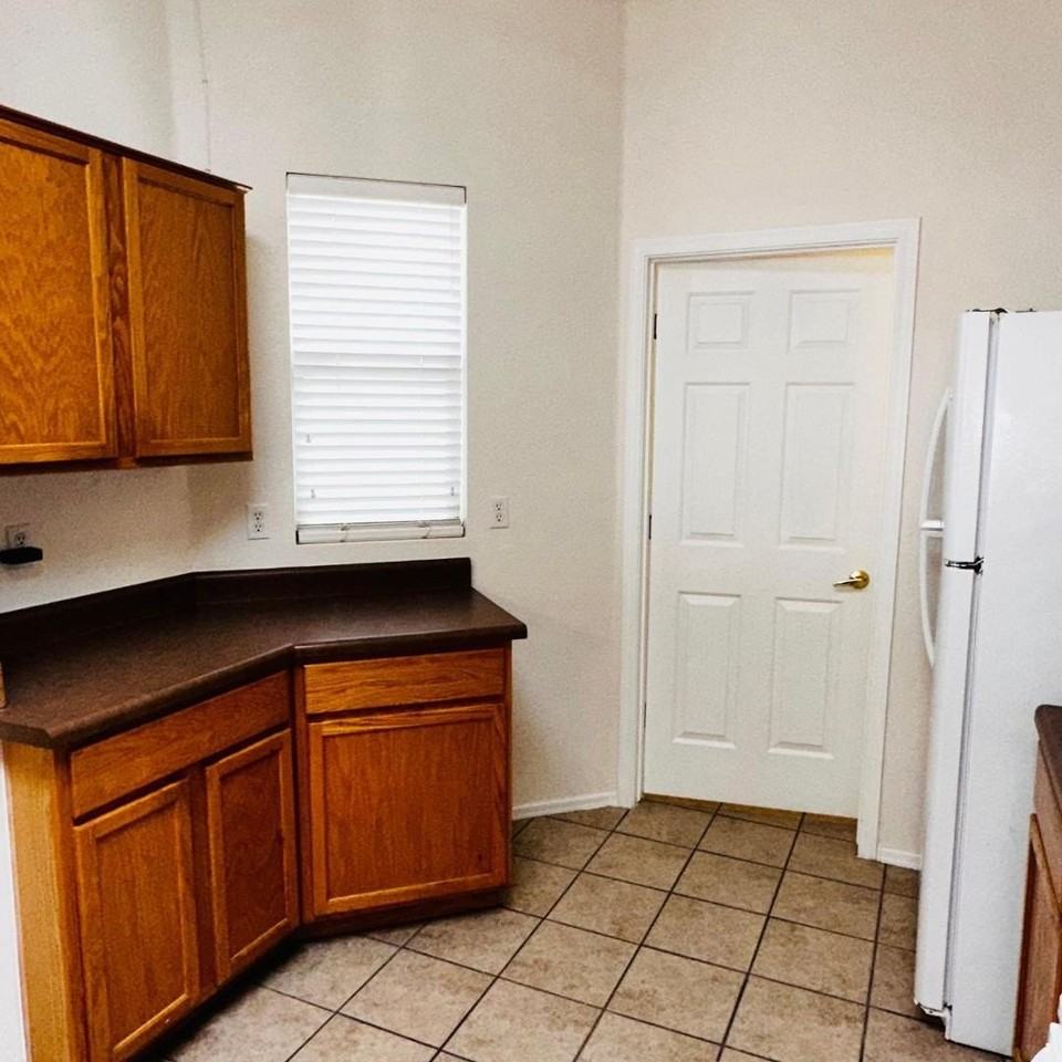 949 S Racine Ln - Photo 4 of 22