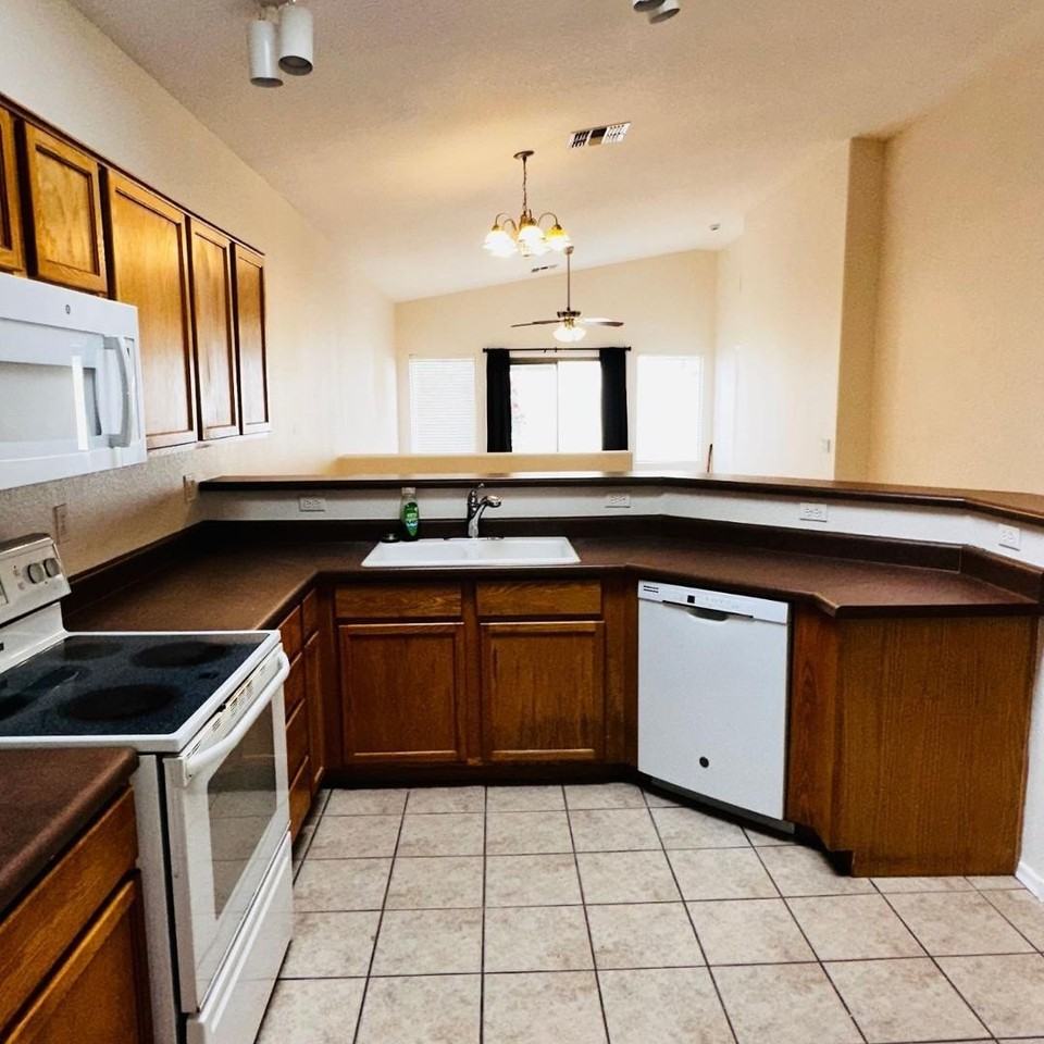 949 S Racine Ln - Photo 5 of 22