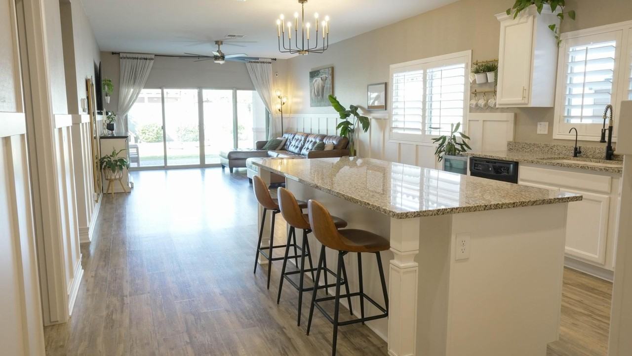 884 W Whistling Thorn Ave - Photo 2 of 30